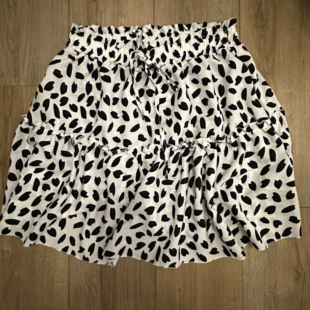 Women's Black/White Skirt